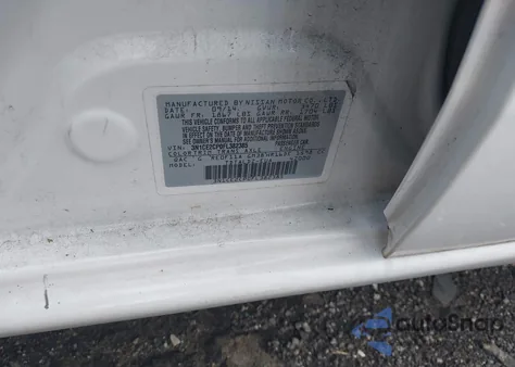 2015 Nissan Versa Note Sv z USA, uszkodzony, nr VIN 3N1CE2CP0FL382385